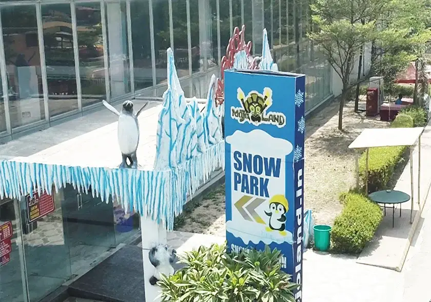 Mojoland - Couple Booking | Book all Parks ( Water Park | Amusement Park | Adventure Park | Snow Park) @ ₹2300 - Image 6